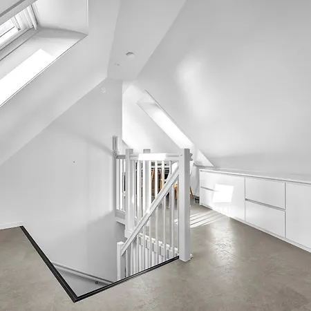 Penthouse * Μπέργκεν